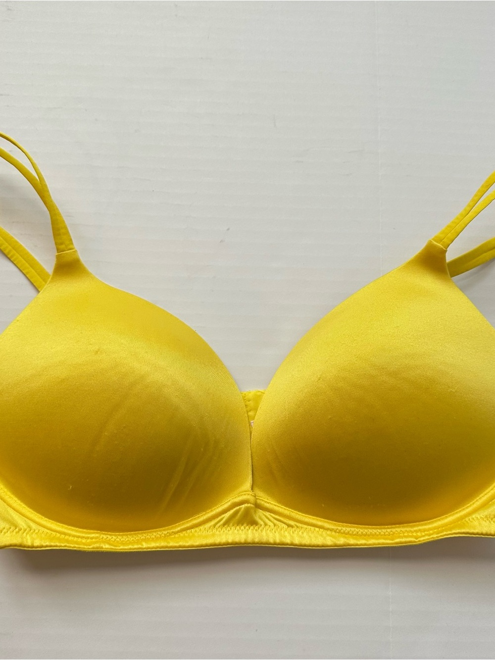 New Victoria’s Secret 2007 Very Sexy Yellow Bra 36C Vintage Y2K